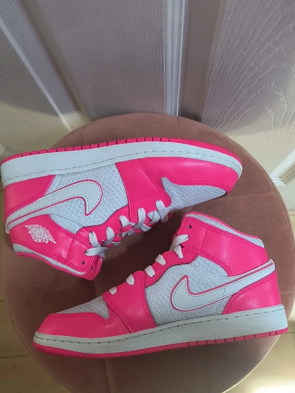 Nike Air Jordan 1 Mid – GS Hyper Pink Size 6Y / Women’s 7.5 - 8